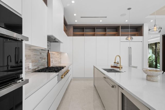 1111 SE 9th Avenue, Fort Lauderdale, FL 33316