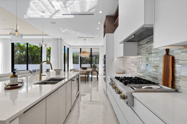 1111 SE 9th Avenue, Fort Lauderdale, FL 33316