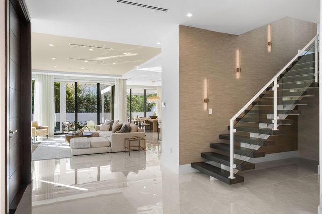 1111 SE 9th Avenue, Fort Lauderdale, FL 33316