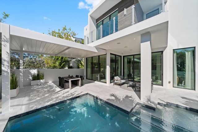 1111 SE 9th Avenue, Fort Lauderdale, FL 33316