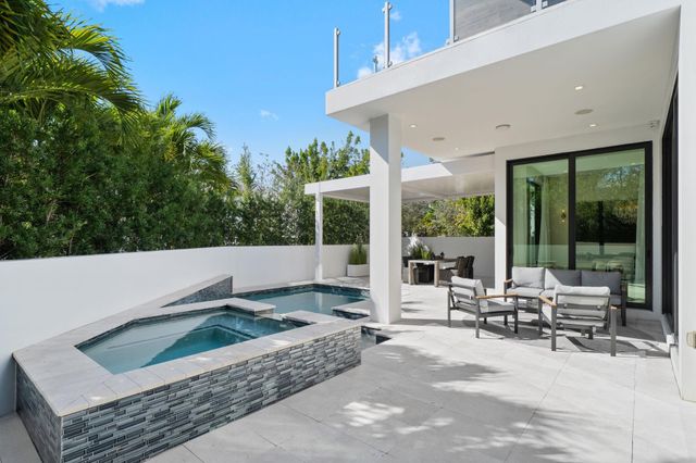 1111 SE 9th Avenue, Fort Lauderdale, FL 33316