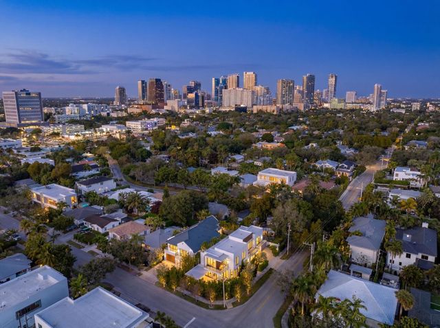 1111 SE 9th Avenue, Fort Lauderdale, FL 33316