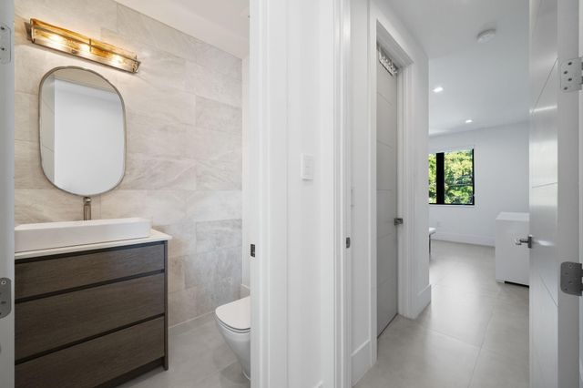 1111 SE 9th Avenue, Fort Lauderdale, FL 33316