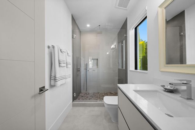 1111 SE 9th Avenue, Fort Lauderdale, FL 33316