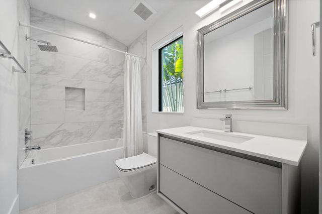 1111 SE 9th Avenue, Fort Lauderdale, FL 33316