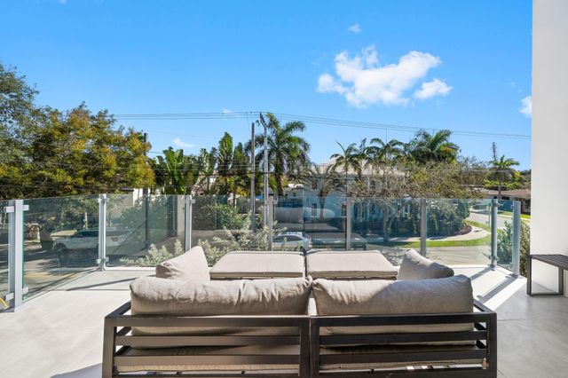 1111 SE 9th Avenue, Fort Lauderdale, FL 33316