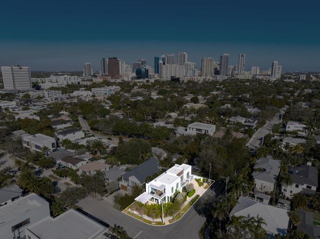 1111 SE 9th Avenue, Fort Lauderdale, FL 33316