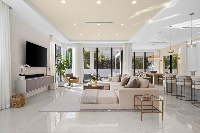 1111 SE 9th Avenue, Fort Lauderdale, FL 33316