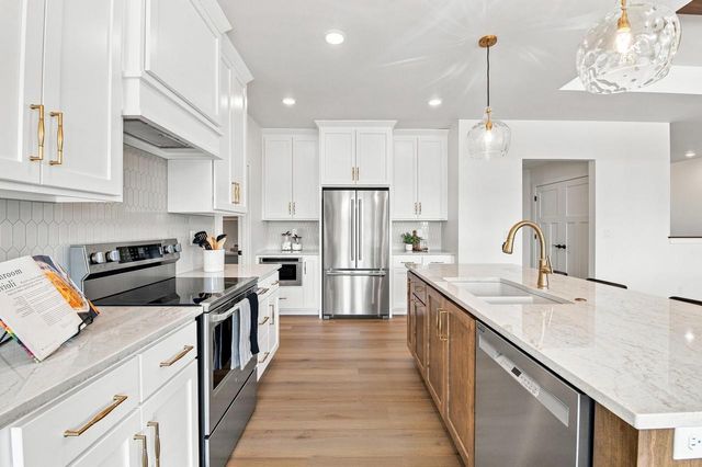 3685 ELLA JO WAY, De Pere, WI 54115