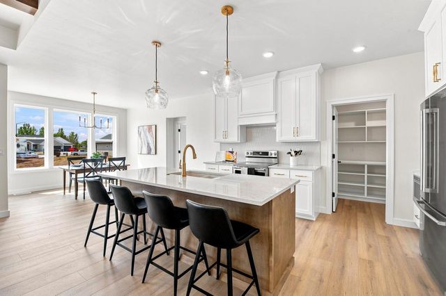 3685 ELLA JO WAY, De Pere, WI 54115