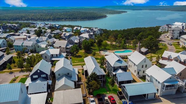 87 Lower Greenway, Carlton Landing, OK 74432