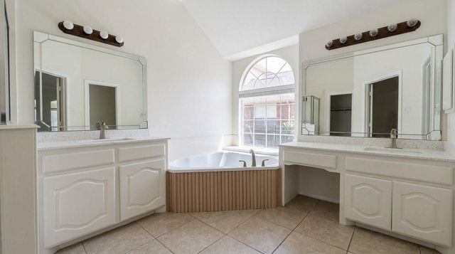 9815 Brilliant Lake Drive, Humble, TX 77396