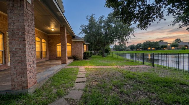 9815 Brilliant Lake Drive, Humble, TX 77396