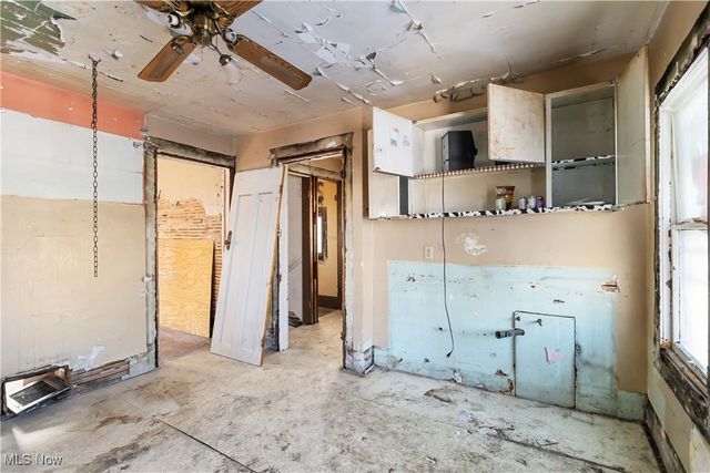 2910 Caroline Avenue, Lorain, OH 44055