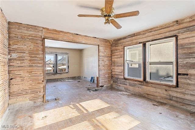 2910 Caroline Avenue, Lorain, OH 44055