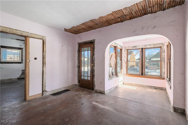 2910 Caroline Avenue, Lorain, OH 44055