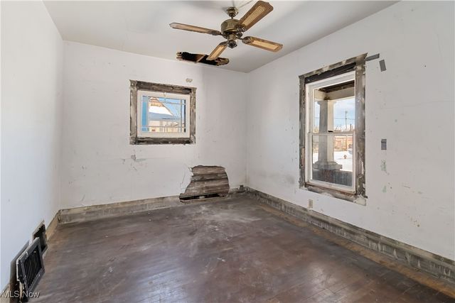 2910 Caroline Avenue, Lorain, OH 44055