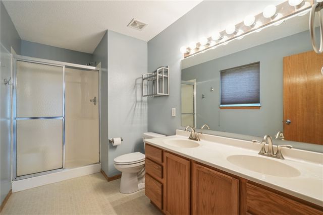 1007 Wolf Drive NW, Cedar Rapids, IA 52405