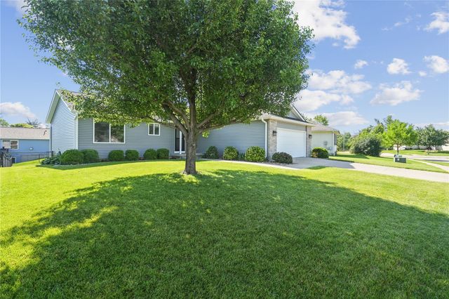 1007 Wolf Drive NW, Cedar Rapids, IA 52405