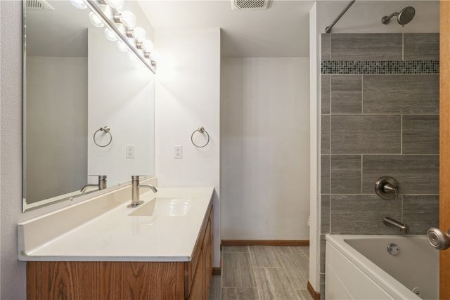 1007 Wolf Drive NW, Cedar Rapids, IA 52405