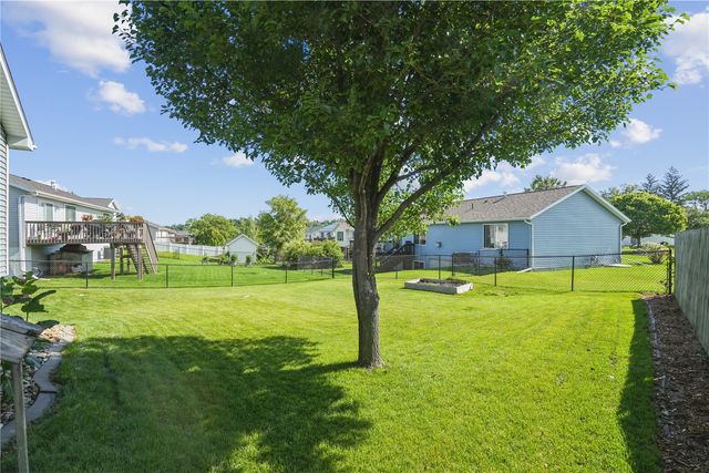 1007 Wolf Drive NW, Cedar Rapids, IA 52405