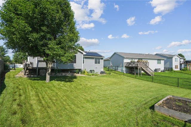 1007 Wolf Drive NW, Cedar Rapids, IA 52405