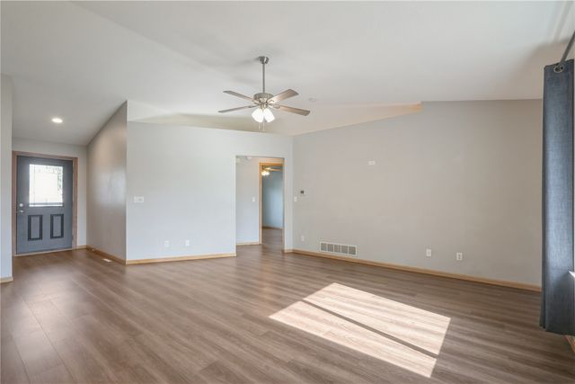 1007 Wolf Drive NW, Cedar Rapids, IA 52405