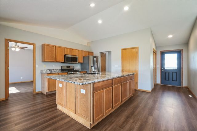 1007 Wolf Drive NW, Cedar Rapids, IA 52405