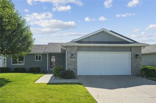 1007 Wolf Drive NW, Cedar Rapids, IA 52405