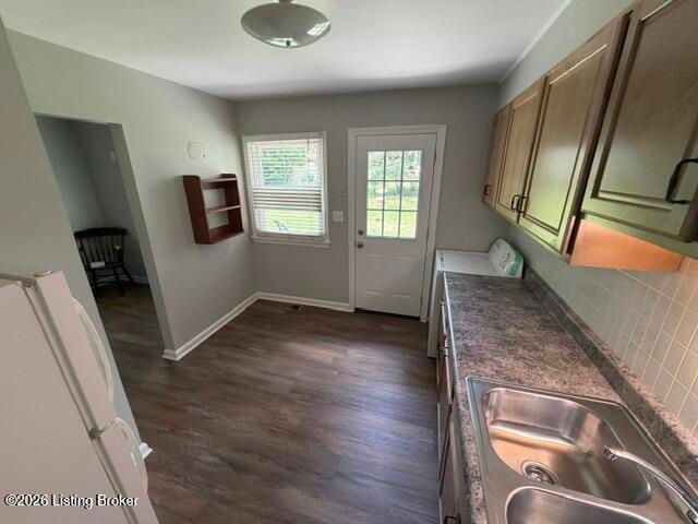 10105 Whipps Mill Rd, Louisville, KY 40223