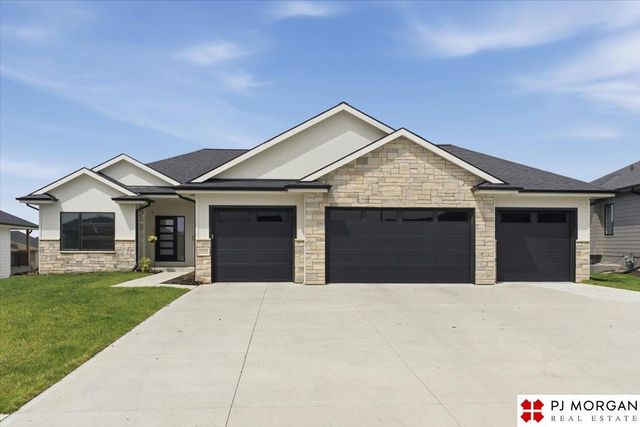 5414 Kestrel Parkway, Elkhorn, NE 68022