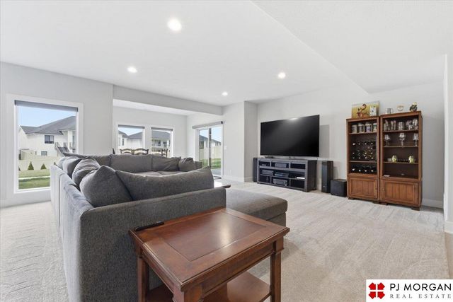 5414 Kestrel Parkway, Elkhorn, NE 68022