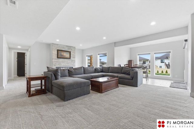 5414 Kestrel Parkway, Elkhorn, NE 68022