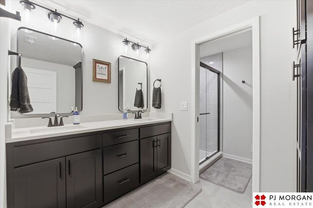 5414 Kestrel Parkway, Elkhorn, NE 68022