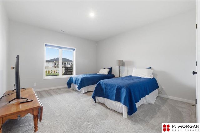 5414 Kestrel Parkway, Elkhorn, NE 68022