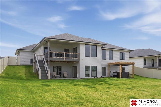 5414 Kestrel Parkway, Elkhorn, NE 68022