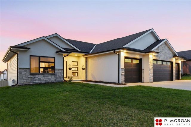 5414 Kestrel Parkway, Elkhorn, NE 68022