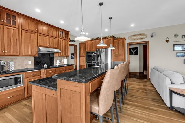 19700 Oak Grove Avenue, Prior Lake, MN 55372