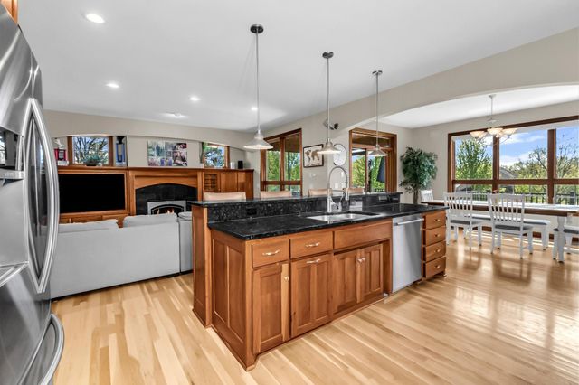 19700 Oak Grove Avenue, Prior Lake, MN 55372