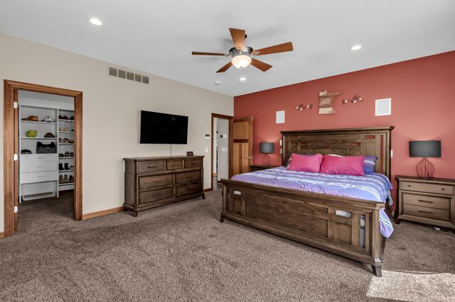 19700 Oak Grove Avenue, Prior Lake, MN 55372