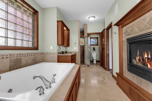 19700 Oak Grove Avenue, Prior Lake, MN 55372