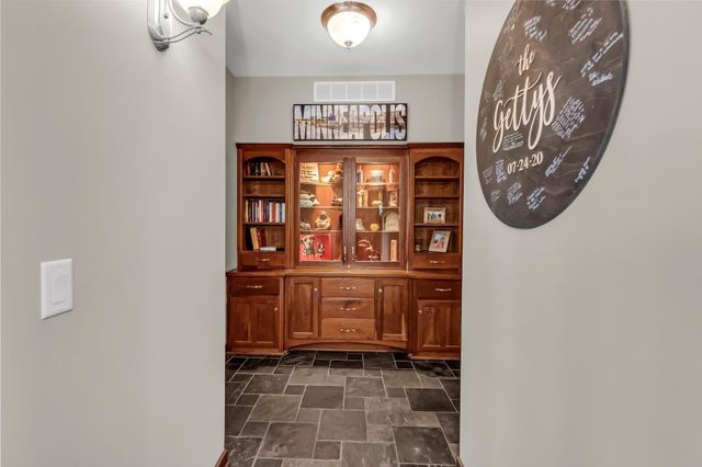19700 Oak Grove Avenue, Prior Lake, MN 55372