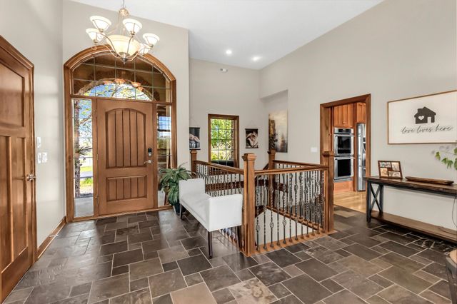 19700 Oak Grove Avenue, Prior Lake, MN 55372