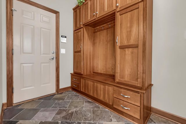 19700 Oak Grove Avenue, Prior Lake, MN 55372
