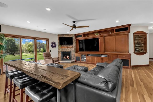 19700 Oak Grove Avenue, Prior Lake, MN 55372