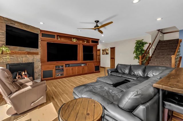 19700 Oak Grove Avenue, Prior Lake, MN 55372