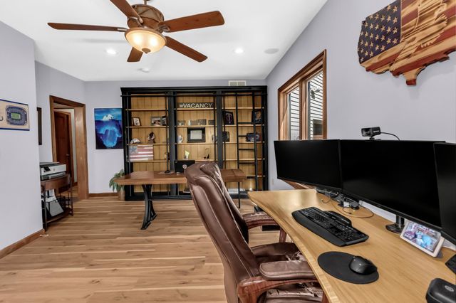 19700 Oak Grove Avenue, Prior Lake, MN 55372