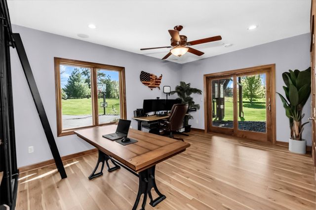 19700 Oak Grove Avenue, Prior Lake, MN 55372