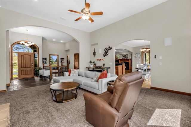 19700 Oak Grove Avenue, Prior Lake, MN 55372