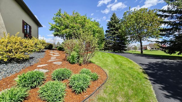 19700 Oak Grove Avenue, Prior Lake, MN 55372
